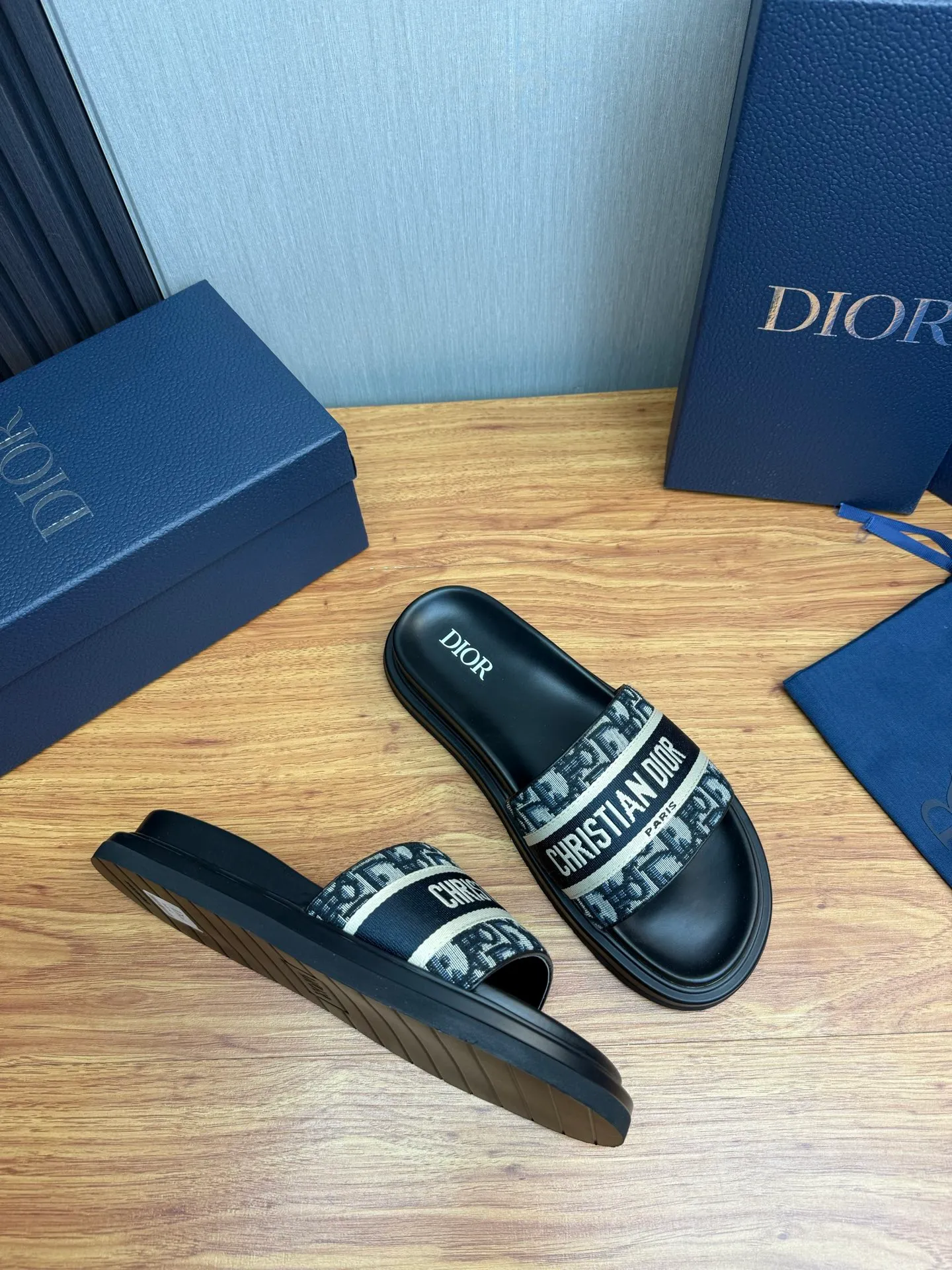 Men's shoes 260💰 Dior. Men's slippers🩴Official website 1:1 production 38-45 size 45 46 🉑️Customized original material shipped✅